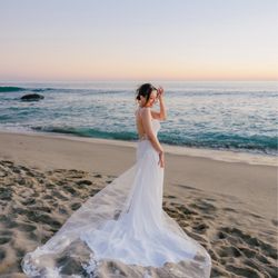 Tomato Wedding - Dress includes a train