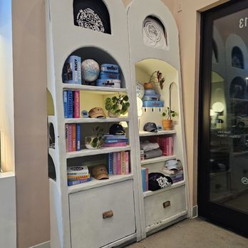 Wanderlust Creamery - Interior Decor - Ice Cream & Frozen Yogurt Near Me - Irvine, California Wanderlust Creamery - Interior Decor - Ice Cream & Frozen Yogurt Near Me - Irvine, California