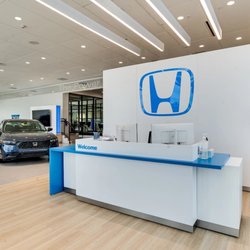 Neil Huffman Honda - Neil Huffman Honda Showroom