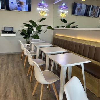 Fly Me To The Moon - Seating - Cafes Near Me - Syosset, New York Fly Me To The Moon - Seating - Cafes Near Me - Syosset, New York