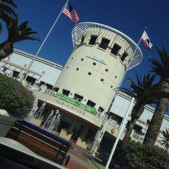 Pacific View - Front view and fountain... - Shopping Centers Near Me - Ventura, California