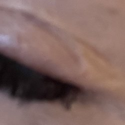 We Lash - You can clearly see the glue attached to my skin almost