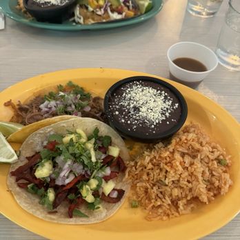 Masa y Más - Taco plate - al pastor ( 3.5/5) & Burria (3.5/5) w mid rice beans - Tacos Near Me - Austin, Texas Masa y Más - Taco plate - al pastor ( 3.5/5) & Burria (3.5/5) w mid rice beans - Tacos Near Me - Austin, Texas