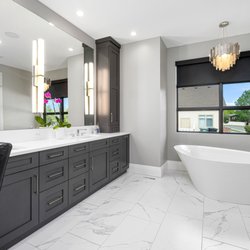 Kitchens Plus - Decor Master Suite