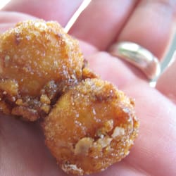 Kona Kay's Mac-Nut Products - Honey roasted macadamia nuts with garlic, chile and spices.