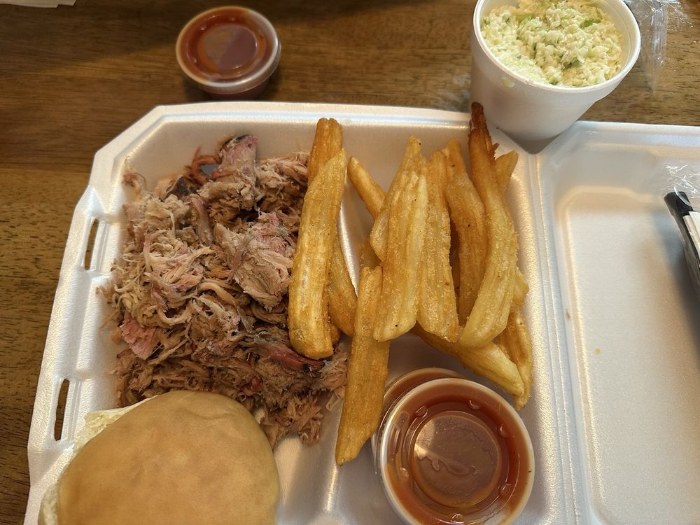It'sAuight BBQ Logo