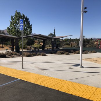 Meadowbrook Park - 3 covered benches - Parks Near Me - Tehachapi, California