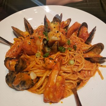Madisons NY Grill & Bar - Seafood linguini - Beer Bar Near Me - Laval, Quebec Madisons NY Grill & Bar - Seafood linguini - Beer Bar Near Me - Laval, Quebec