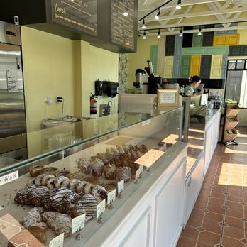 May's Parlor - Inside - Bakeries Near Me - Norfolk, Virginia