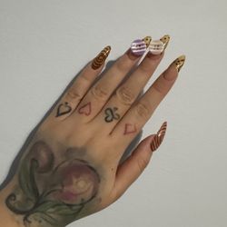 Cozy nails - Acrylic fill + design