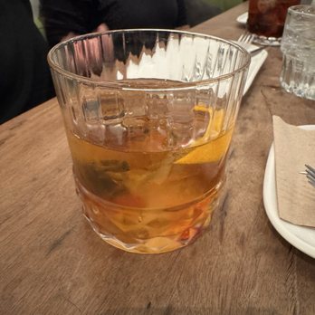 Entre Santos - Old Fashioned - Cocktail Bars Near Me - Madrid, M Entre Santos - Old Fashioned - Cocktail Bars Near Me - Madrid, M