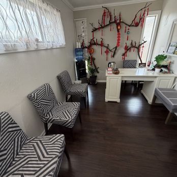 Shumin Yu, CMT - Waiting room - Massage Therapy Near Me - Napa, California Shumin Yu, CMT - Waiting room - Massage Therapy Near Me - Napa, California