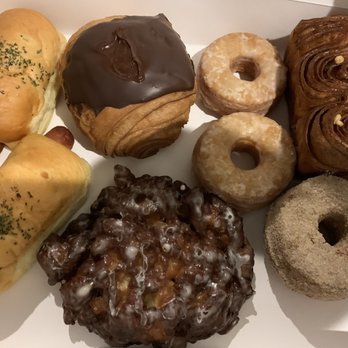 Cremcrittos - Bakeries Near Me - McKinney, Texas