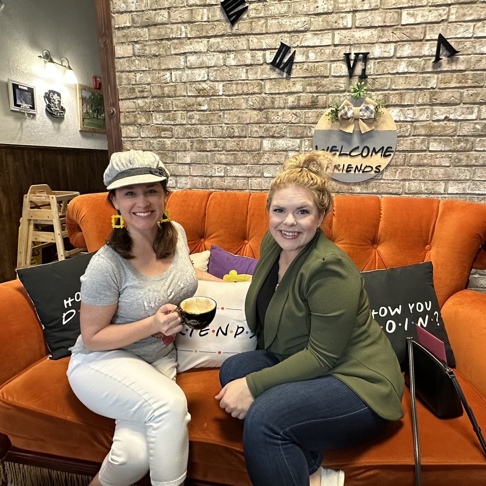 Baldwin Perk - 2 friends couches and decor - Cafes Near Me - Orlando, Florida