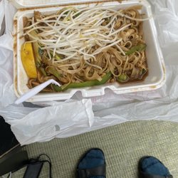 May's Bangkok Express - Drunken Noodles (Chicken)