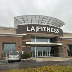 LA Fitness - Building from parking lot