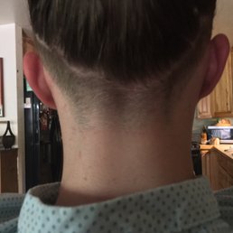 This guy doesn't know what he's doing. Left side too high and wonky. If you can't do the cut, please say so. This guy doesn't know what he's doing. Left side too high and wonky. If you can't do the cut, please say so.