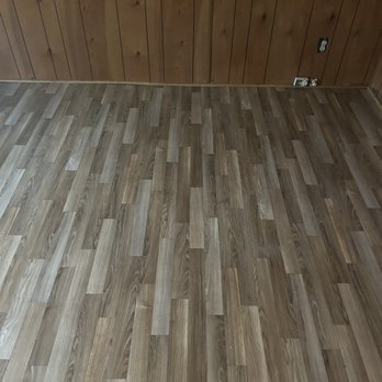 Romanoff Renovations - a hardwood floor in a room - Flooring Near Me - Poulsbo, Washington