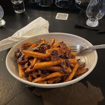 Bourbon's Kitchen & Cocktails - Sweet potato fries w candied bacon - Cocktail Bars Near Me - Framingham, Massachusetts Bourbon's Kitchen & Cocktails - Sweet potato fries w candied bacon - Cocktail Bars Near Me - Framingham, Massachusetts