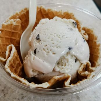 Kilwins Ice Cream - Chocolate - Fudge - Chocolate chip cookie dough waffle cone - Desserts Near Me - Evanston, Illinois