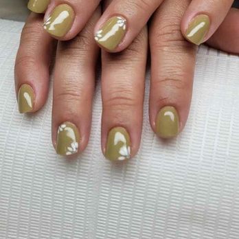 Jade Nail Studio - Beautiful olive green with white flowers - Nail Salons Near Me - Miami, Florida Jade Nail Studio - Beautiful olive green with white flowers - Nail Salons Near Me - Miami, Florida