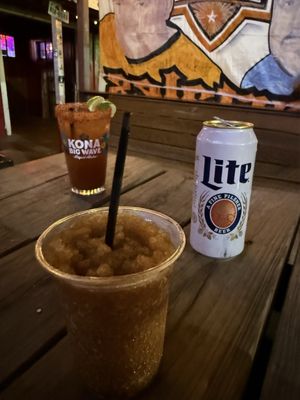 Christian's Tailgate Bar & Grill by null