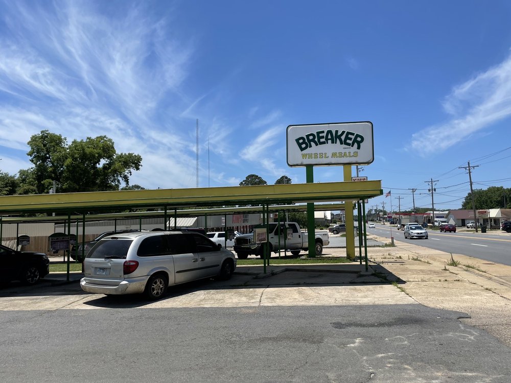 BREAKER DRIVEINN Updated September 2024 15 Reviews 523 W Gaines