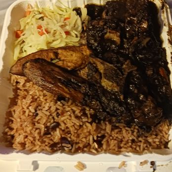D&D Caribbean Kitchen - Oxtail dinner - Caribbean Near Me - Beltsville, Maryland