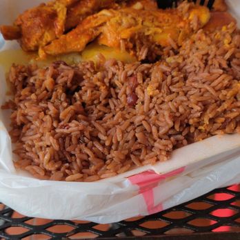 El Palacio de los Jugos - Pork Ribs and mojo yuca with a mountain of rice. - Cuban Near Me - Miami, Florida