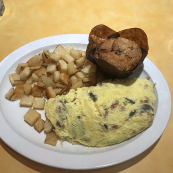Wild Eggs - Build Your Own Omelet with potatoes and blueberry muffin - Breakfast & Brunch Near Me - Cincinnati, Ohio Wild Eggs - Build Your Own Omelet with potatoes and blueberry muffin - Breakfast & Brunch Near Me - Cincinnati, Ohio