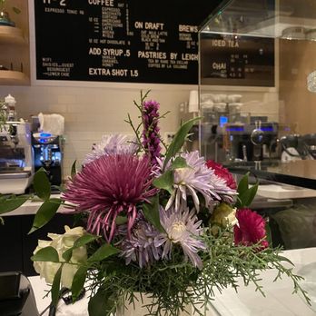 Daisies - Flowers at the front - Pasta Shops Near Me - Chicago, Illinois Daisies - Flowers at the front - Pasta Shops Near Me - Chicago, Illinois