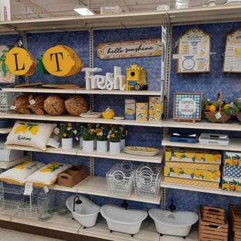 Michaels - Cute decor! - Arts & Crafts Near Me - Portland, Oregon