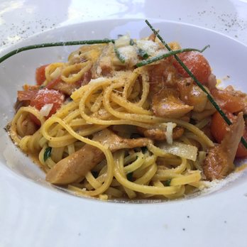 Restaurant Latio - Linguine mit frischen Pfifferlingen - Italian Near Me - Cologne, NW Restaurant Latio - Linguine mit frischen Pfifferlingen - Italian Near Me - Cologne, NW
