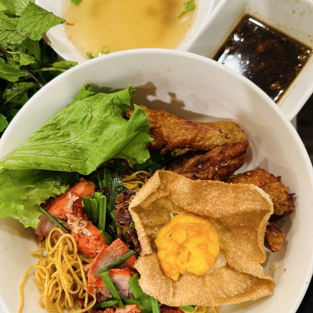 MT Noodles - Mi kho (dry noodle) - Vietnamese Near Me - Brooklyn Park, Minnesota