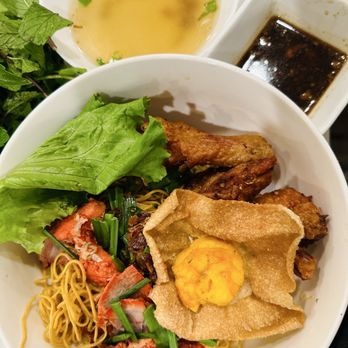 MT Noodles - Mi kho (dry noodle) - Vietnamese Near Me - Brooklyn Park, Minnesota