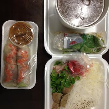 Phở Whittier - Pho Tai, Gan, Sach, Bo Vien (rare beef, tendon, tripe and meat ball)
Goi Cuon (shrimp and pork spring roll) - Vietnamese Near Me - Whittier, California Phở Whittier - Pho Tai, Gan, Sach, Bo Vien (rare beef, tendon, tripe and meat ball)
Goi Cuon (shrimp and pork spring roll) - Vietnamese Near Me - Whittier, California
