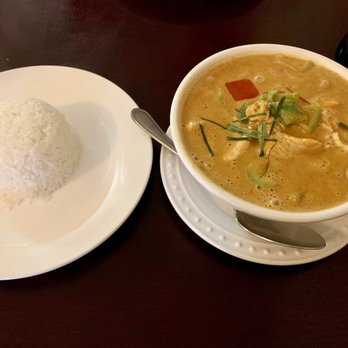 Thai Basil Restaurant - Panang Curry (Very good) - Thai Near Me - Visalia, California