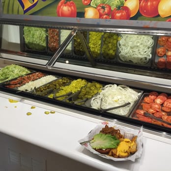 Fuddruckers - Toppings bar - Burgers Near Me - Sevierville, Tennessee