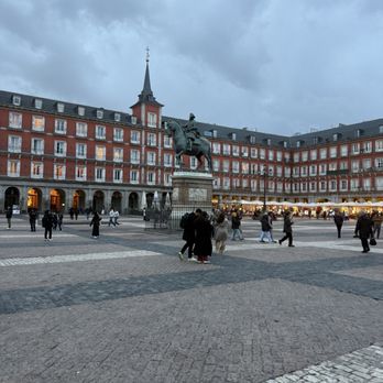 Plaza Mayor - So pretty - Landmarks & Historical Buildings Near Me - Madrid, M