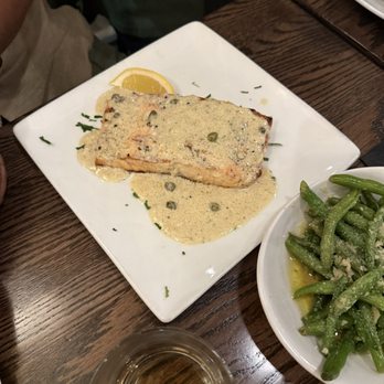 Carnivore - Salmon and green beans - Steakhouses Near Me - St. Louis, Missouri