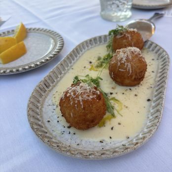 Lucca Osteria & Bar - Italian Near Me - Oak Brook, Illinois