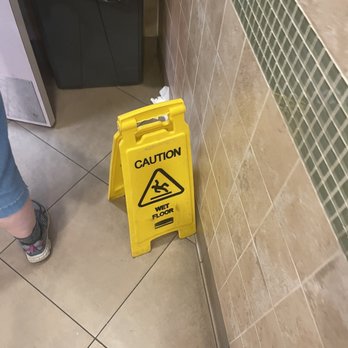 RaceTrac - Trash eveeywhere - Gas Stations Near Me - Shenandoah, Georgia