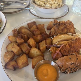peasants FEAST - Solvang hot chicken sandwich - American Near Me - Solvang, California peasants FEAST - Solvang hot chicken sandwich - American Near Me - Solvang, California