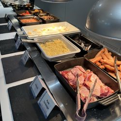 Novotel - Warm breakfast selection