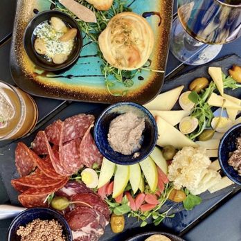 Phatsy Kline's Parlor Lounge - Charcuterie & garlic knots... yes please! - Cocktail Bars Near Me - Eureka, California