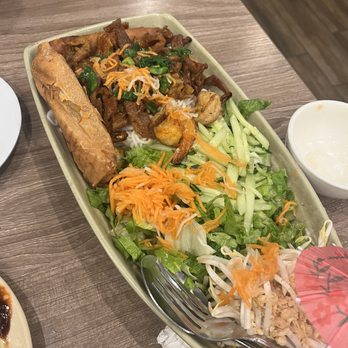Bone & Broth - Vermicelli boat - Vietnamese Near Me - Ontario, California