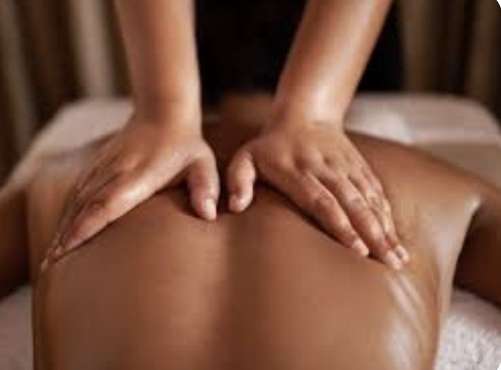 Beauty Curve Spa Logo