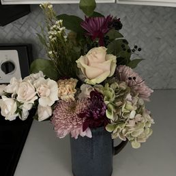 Designer choice hand bouquet, deluxe Designer choice hand bouquet, deluxe