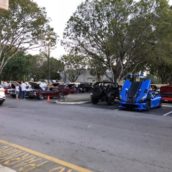 Packy's Sports Grill - Packy's monthly car show, always a good time - Sports Bars Near Me - Boca Raton, Florida