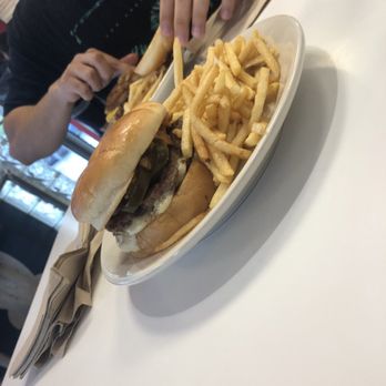 Steak ’n Shake - Burgers Near Me - Largo, Florida Steak ’n Shake - Burgers Near Me - Largo, Florida
